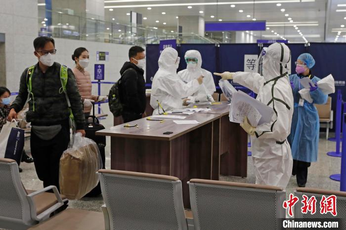 浦東機場海關(guān)旅檢處堅守三百多天筑牢疫情防線