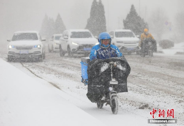 寒潮藍(lán)色預(yù)警繼續(xù)發(fā)布 多地感受“冰天雪地”