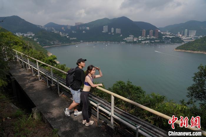 圖為海洋公園可眺望港島南部美景?！垷?攝