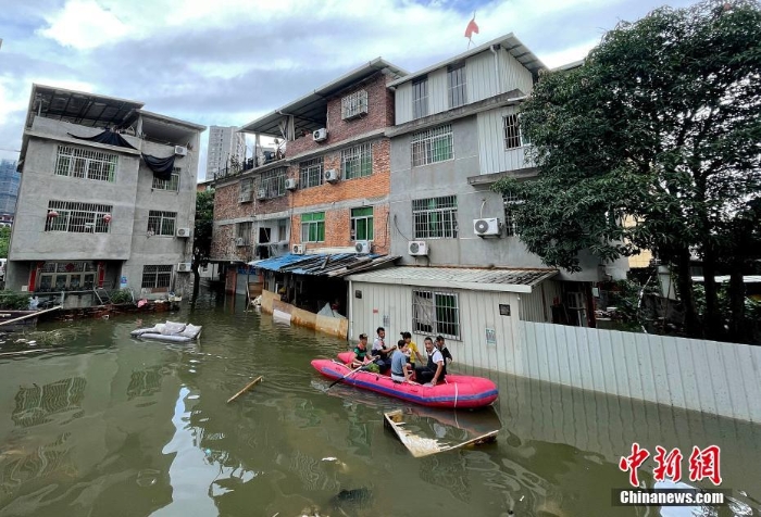 超強降水致福建多地積水內(nèi)澇 近9萬人次轉(zhuǎn)移