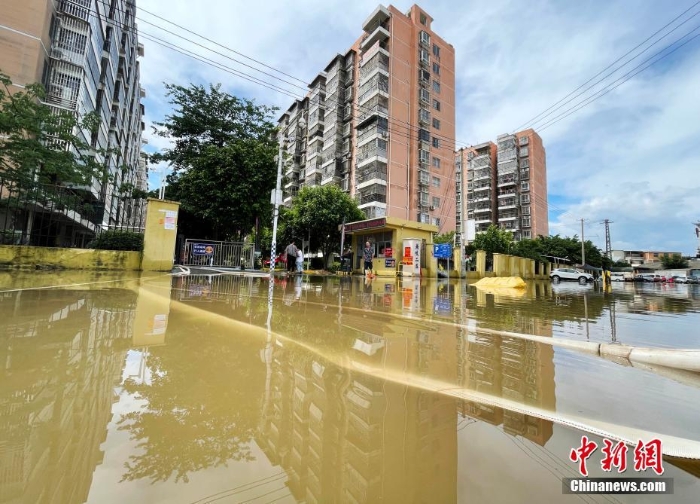 超強降水致福建多地積水內(nèi)澇 近9萬人次轉(zhuǎn)移