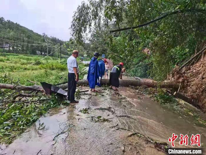 21日至22日安康漢陰突降暴雨?！h陰縣融媒體中心供圖