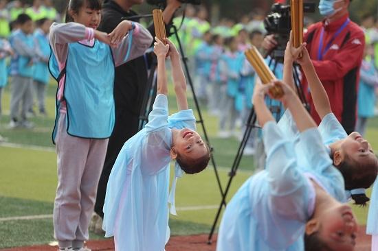 五好小伙伴 快樂動起來 海淀區(qū)第四實驗小學全員運動會勝利召開