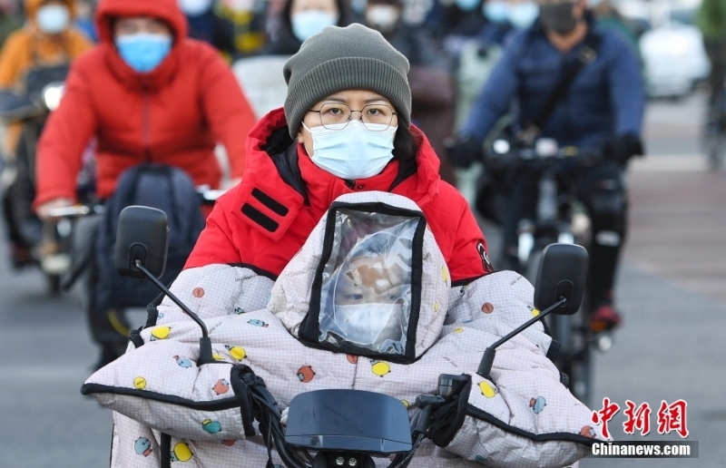 天地初寒小雪至 多地迎來氣溫“大跳水”