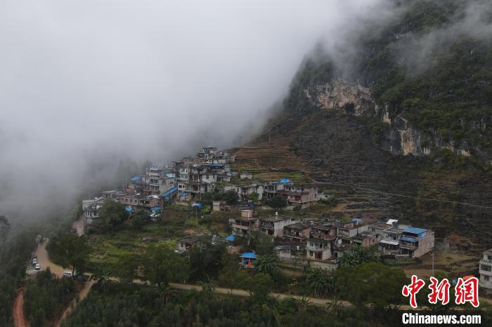 圖為德?？h隆桑鎮(zhèn)最偏僻的一個瑤族山村果甫村。　王偉臣 攝