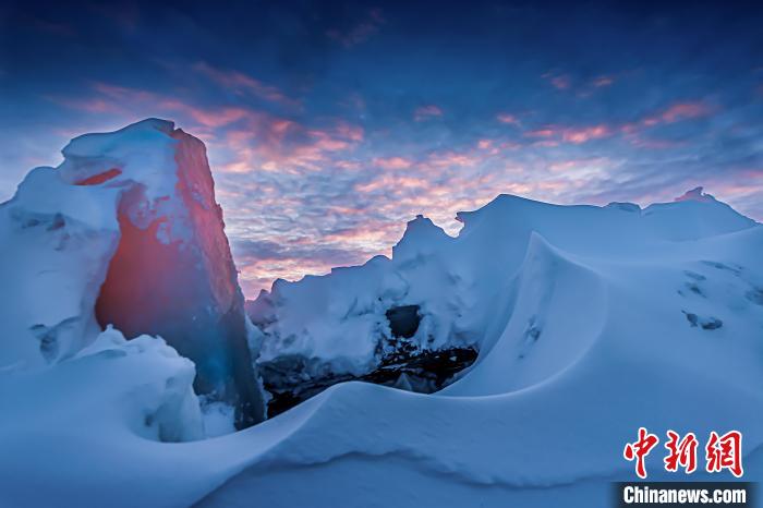 興凱湖的雪景?！∷蝹鬈?攝