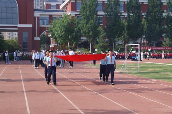 東營市廣饒縣興安小學(xué)第三屆春季田徑運動會開幕