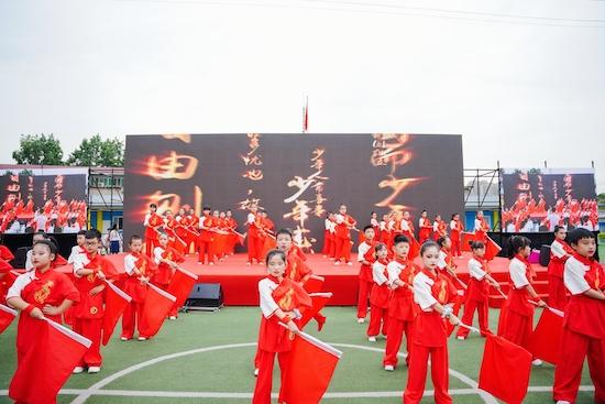 西安市灞橋區(qū)東城第二小學(xué)“名校+”校園文化藝術(shù)節(jié)舉行