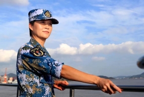 【迷彩青春】真·乘風(fēng)破浪的姐姐 中國海軍首位女艦長(zhǎng)韋慧曉