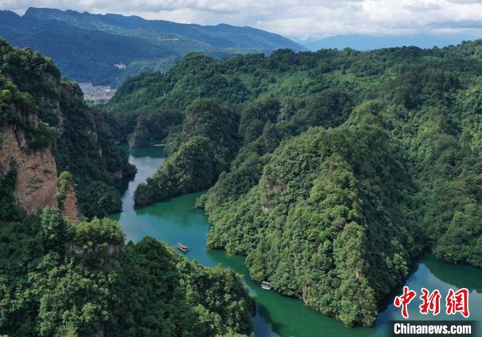 張家界寶峰湖景區(qū)(資料圖)?！怯卤?攝