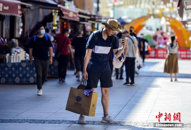 新疆旅游市場持續(xù)升溫