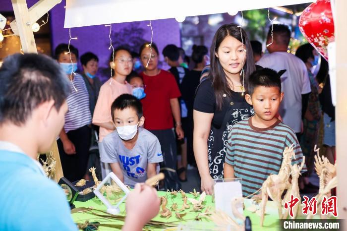 浙江安吉：民眾博物館里過(guò)中秋“打卡”非遺技藝