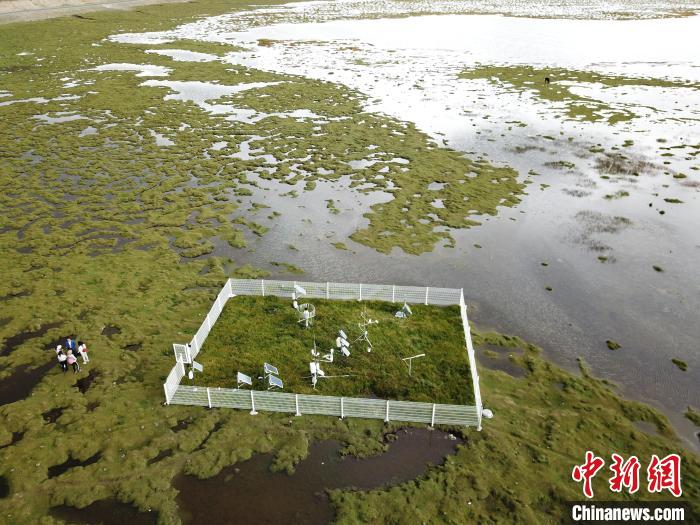 圖為玉樹隆寶高寒濕地生態(tài)氣象試驗站?！∏嗪Ｊ庀缶?供圖