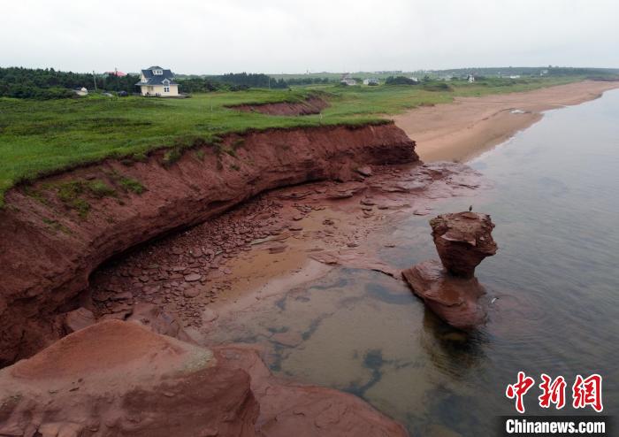 加拿大愛德華王子島標(biāo)志性景點(diǎn)“茶杯石”被颶風(fēng)摧毀