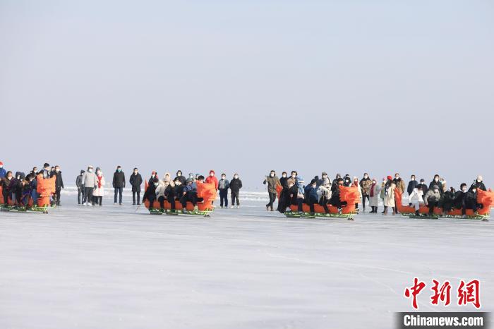 第九屆全國(guó)大眾冰雪季暨新疆博湖縣第十五屆冰雪季啟動(dòng)