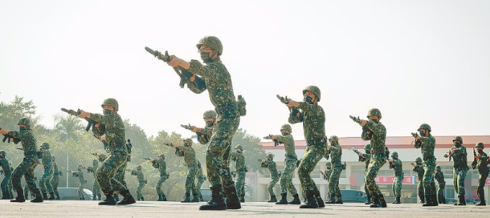 臺(tái)軍步兵餐操演刺槍術(shù)