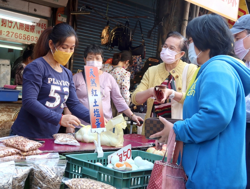 臺灣蛋荒未解，部分蛋商、蛋農(nóng)希望蛋價(jià)可以再度微調(diào)3元新臺幣，以價(jià)制量。（圖源：臺灣“中時(shí)新聞網(wǎng)”）