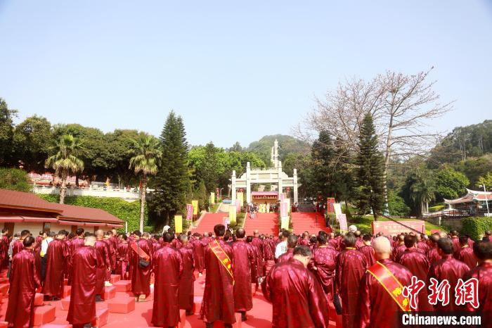 兩岸信眾共祭保生大帝攜手祈福增進心靈契合