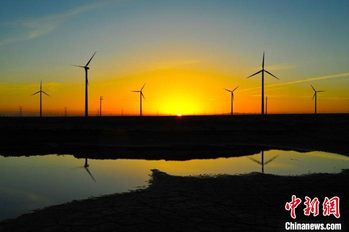 圖為甘肅酒泉千萬千瓦級風電基地。(資料圖) 國網(wǎng)甘肅電力公司供圖