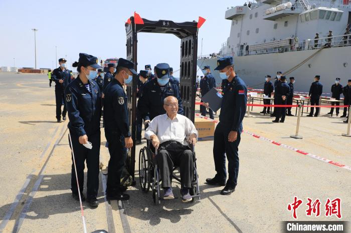 中國海軍完成第二批緊急撤離我在蘇丹人員任務