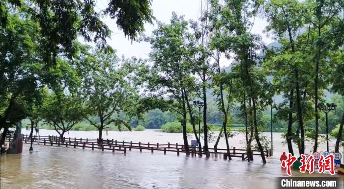 福建發(fā)布暴雨預(yù)警Ⅲ級武夷山九曲溪上漲