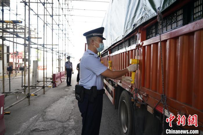 中越邊境河口口岸上半年出入境客貨運(yùn)量持續(xù)上升