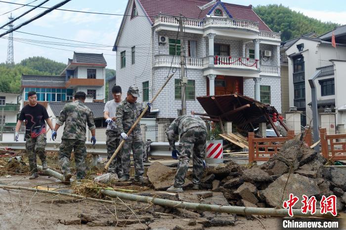 浙江富陽遭遇短時強降雨：受災村民得到有序安置